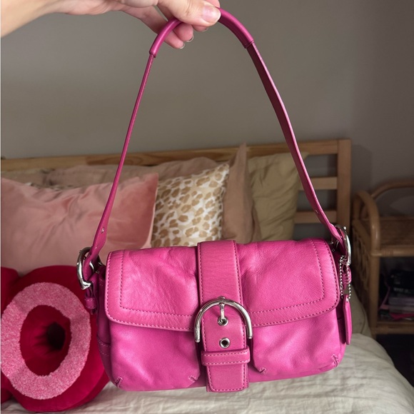 Hot Pink Vintage Leather coach soho shoulder bag🩷⛓️ - Picture 1 of 10